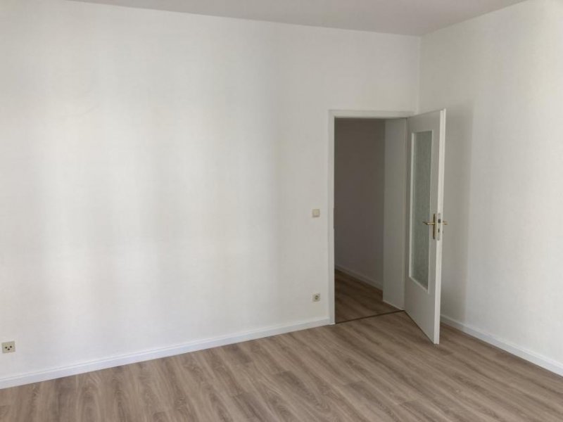 Zwickau Helle 2-Raumwohnung mit Südbalkon und Stellplatz! Vermietet! Wohnung kaufen