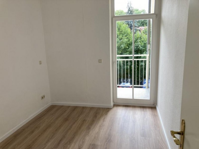 Zwickau Helle 2-Raumwohnung mit Südbalkon und Stellplatz! Vermietet! Wohnung kaufen