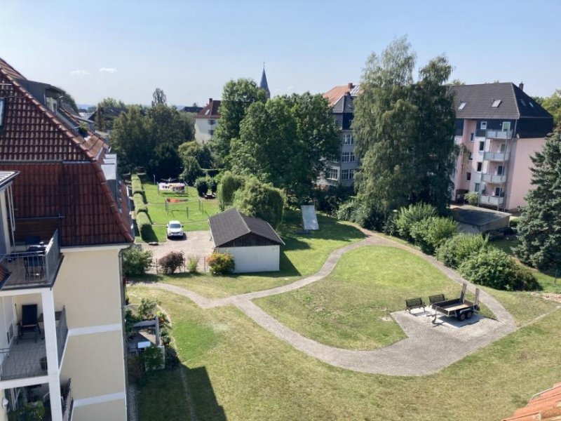 Zwickau Ruhig gelegene 2-R.-DG-Whg., Loggia + TG-Stpl. + Aufzug! Laminat bzw. Fliesen, Nähe Zwickauer Mulde! Wohnung kaufen