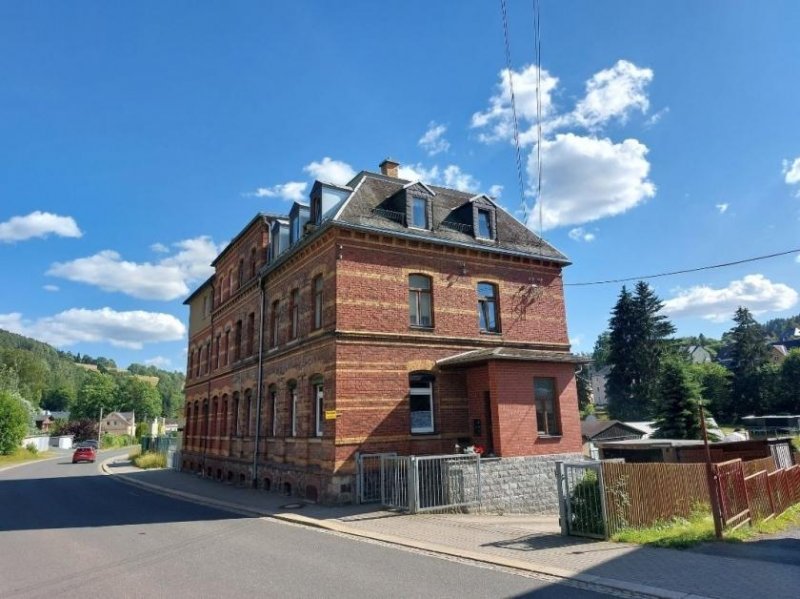 Klingenthal Sanierungsbedürftiges Mehrfamilienhaus mit 3 Wohneinheiten in Klingenthal! Haus kaufen