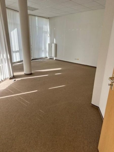 Meerane Büro/Praxis in günstig gelegenem WGH, Neubau 1996, 1.OG, ca. 125 m², Balkon, Modernisierungsbedarf Gewerbe kaufen