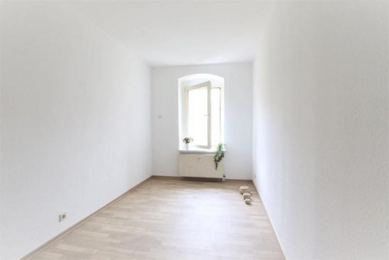 Chemnitz Vermietete Zweiraum-Wohnung * offene Tageslicht-Küche* Wohnung kaufen