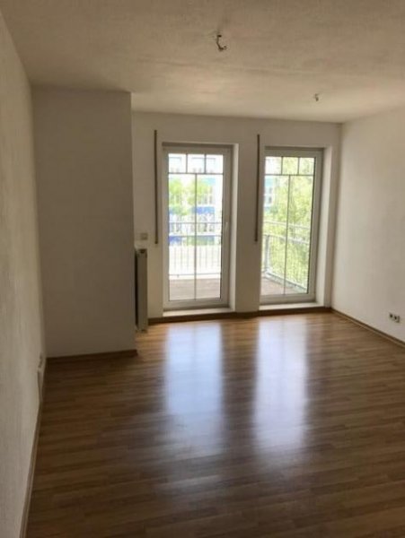 Chemnitz *** Günstige 1-Zimmer mit EBK, Aufzug, Balkon und Wannenbad in Uninähe!! *** Gewerbe kaufen