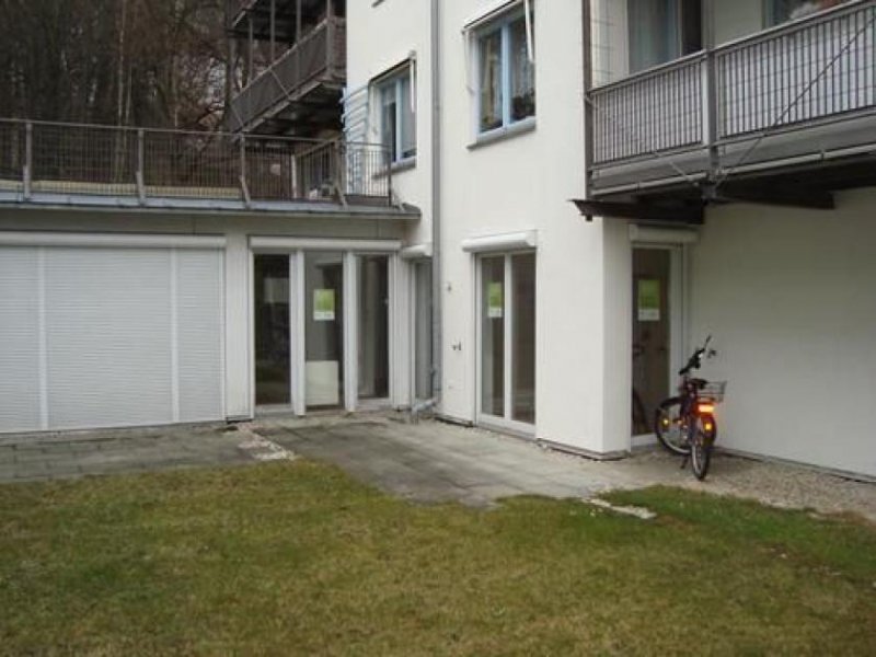 Hohenstein-Ernstthal Große und vermietete 2-Zi. mit Terrasse, Tiefgarage, Lam. und Wanne in ruhiger Lage! Gewerbe kaufen