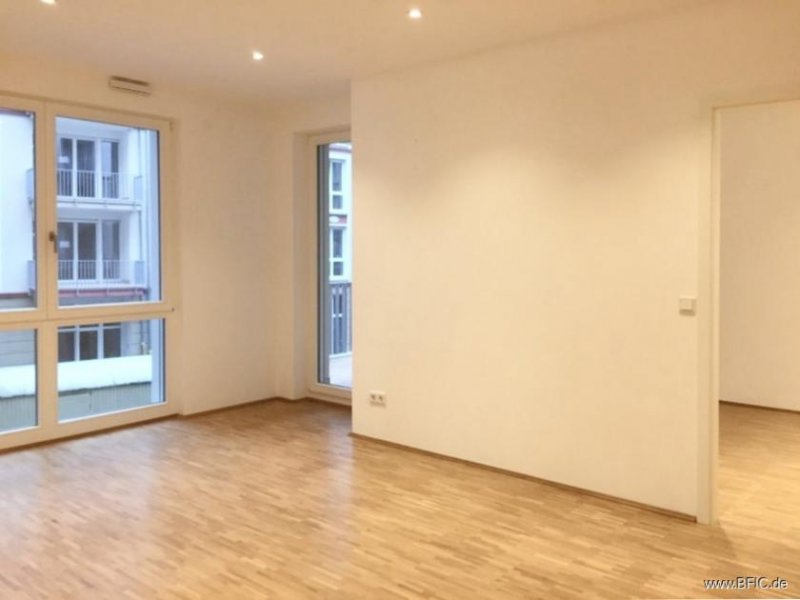 Berlin hell ruhig Balkon Spreenähe 2-Zi.-Neubau in Mitte, derzeit vermietet Wohnung kaufen