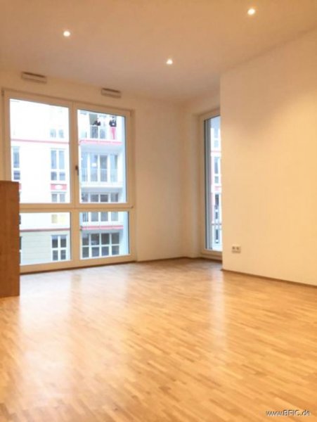 Berlin hell ruhig Balkon Spreenähe 2-Zi.-Neubau in Mitte, derzeit vermietet Wohnung kaufen