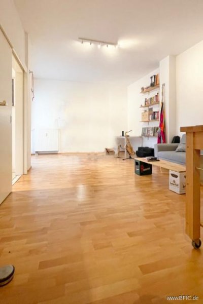 Berlin Kernsaniert & bezugsfrei: 2-Zimmer-Altbau am Landschaftspark Herzberge Wohnung kaufen