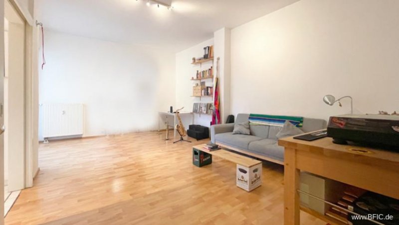 Berlin Kernsaniert & bezugsfrei: 2-Zimmer-Altbau am Landschaftspark Herzberge Wohnung kaufen