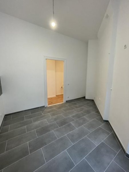 Berlin Bezugsfreie, helle 
Altbauwohnung mit Balkon
im schönen Prenzlauer Berg
-Fernwärme- Wohnung kaufen