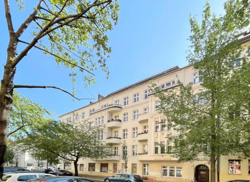 Berlin Ruhige Altbauwohnung mit Balkon 
im schönen Prenzlauer Berg Wohnung kaufen