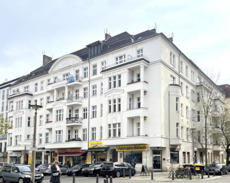 Berlin Ruhige Altbauwohnung mit Balkon 
im schönen Prenzlauer Berg Wohnung kaufen