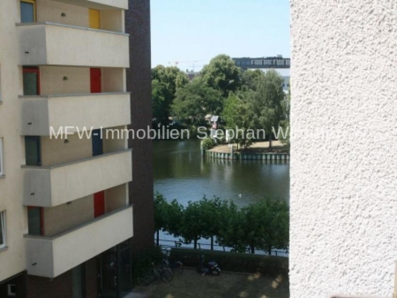 Berlin 2 Zimmer ETW zu Verkaufen
Berlin - Moabit - Wohnen direkt an einem Spreearm - idyllisch und ruhig Wohnung kaufen