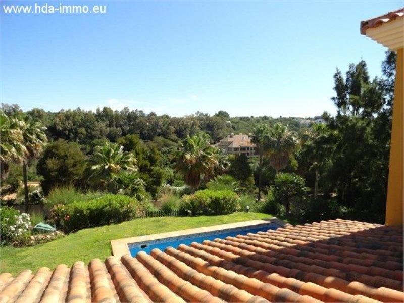 Sotogrande hda-immo.eu: moderne 4 SZ Villa mit großem Garten und Pool in Sotogrande Haus kaufen