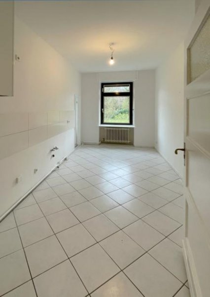 Berlin Attraktive 3-Zimmer-Wohnung in bester Berlin-Lankwitz Lage
mit Balkon und eigenem Garten 

- Erstbezug nach Sanierung - Wohnung