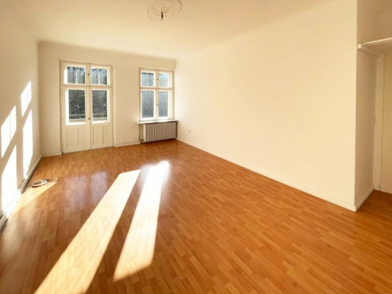 Berlin Attraktive 3-Zimmer-Wohnung in bester Berlin-Lankwitz Lage
mit Balkon und eigenem Garten Wohnung kaufen