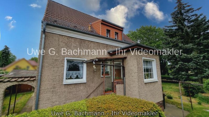 Berlin Berlin / Kaulsdorf: Sanierungsbedürftiges Einfamilienhaus mit 4 Zimmern auf einem gr. Grundstück Haus kaufen