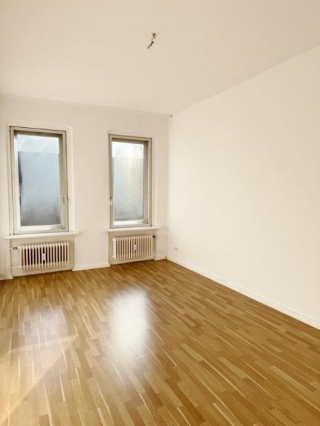 Berlin bezugsfreie Balkon-Wohnung in Berlin-Reinickendorf
- Provisionsfrei - Wohnung kaufen