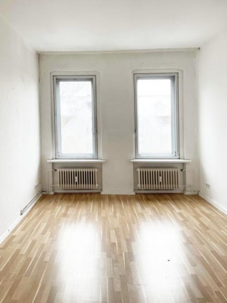 Berlin bezugsfreie Balkon-Wohnung in Berlin-Reinickendorf
- Provisionsfrei - Wohnung kaufen