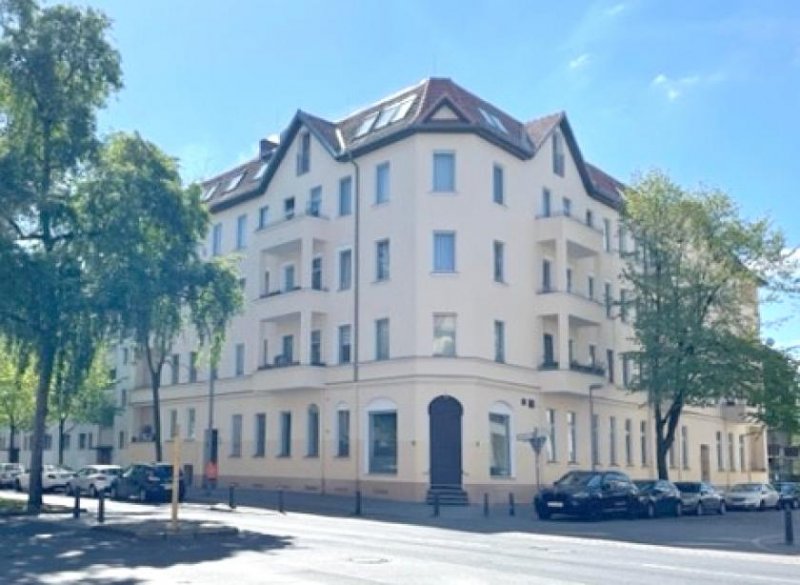 Berlin Vermietete Balkon-Wohnung in Berlin-Reinickendorf mit eventuellen Eigenbedarfskündigungspotential
- Provisionsfrei - Wohnung