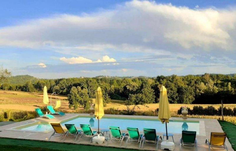 San Damiano Schönes 14 Zimmer Landhaus im Langhe/Monferrato mit Salzwasser Pool & Whirlpool Haus kaufen