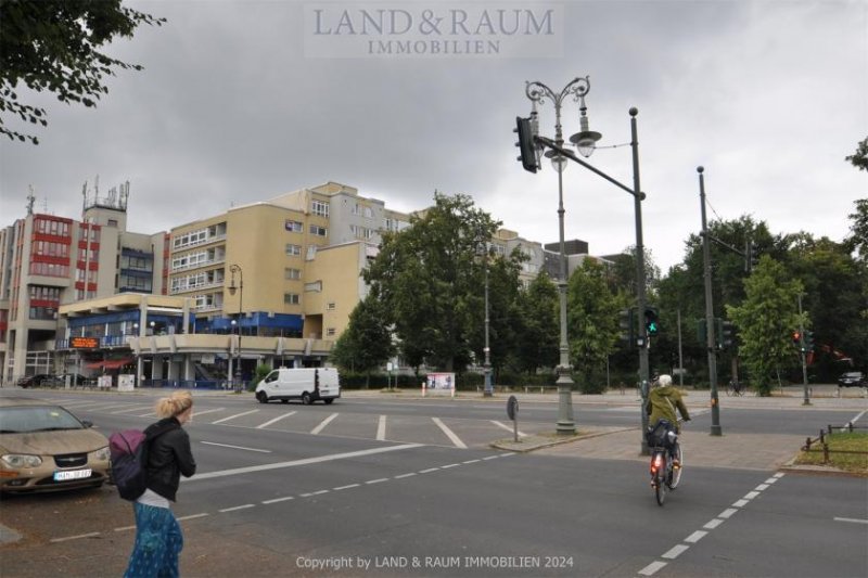 Berlin Bezugsfrei - TOP Lage Schloss Charlottenburg- 1-Zimmer und Balkon- mit Fahrstuhl Wohnung kaufen