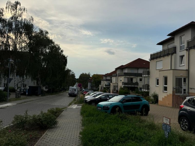 Werder (Havel) 10.10.24 16:00 Uhr Besichtigung - günstige Wohnung in Werder - mit Balkon und PKW-Stellplatz Wohnung kaufen