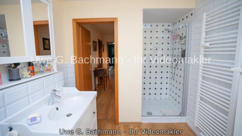 Schöneiche bei Berlin Schöneiche bei Berlin: Eigentumswohnung mit 2 Zi., Balkon, herrlicher Hobbyraum und PKW-Stellplatz Wohnung kaufen