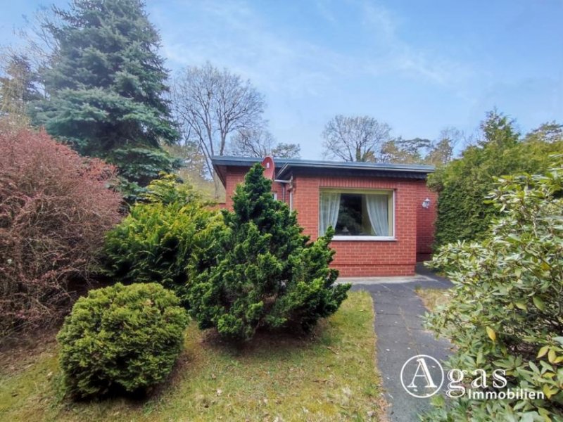 Oranienburg Großes Grundstück mit Bungalow, Garage und Nebengelass in Schmachtenhagen-Ost Haus kaufen