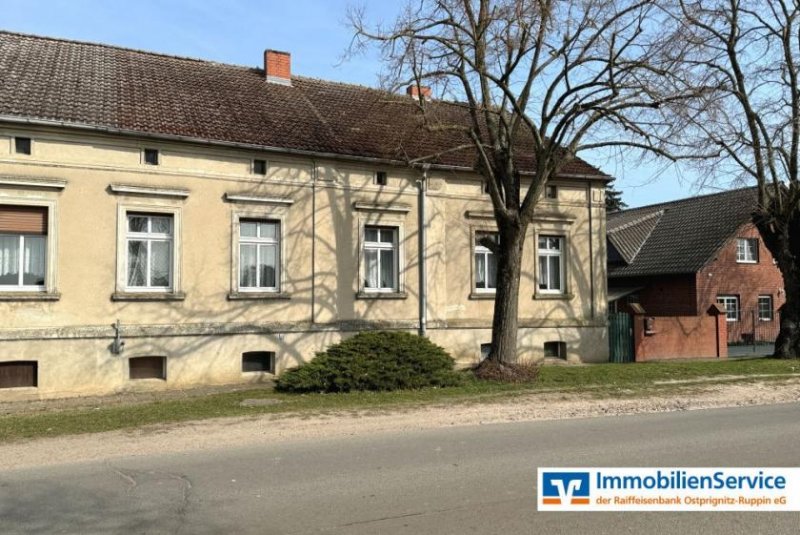 Albertinenhof (Landkreis Ostprignitz-Ruppin) traditionelle Bauernhaushälfte mit Potenzial für Renovierungsbegeisterte Haus kaufen