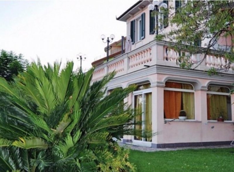 Sanremo BELLISSIMA VILLA SIGNORILE IN ZONA CENTRALE DI SANREMO Haus kaufen