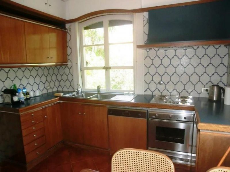 Sanremo Independent villa in good condition a stone's throw from the beach Haus kaufen