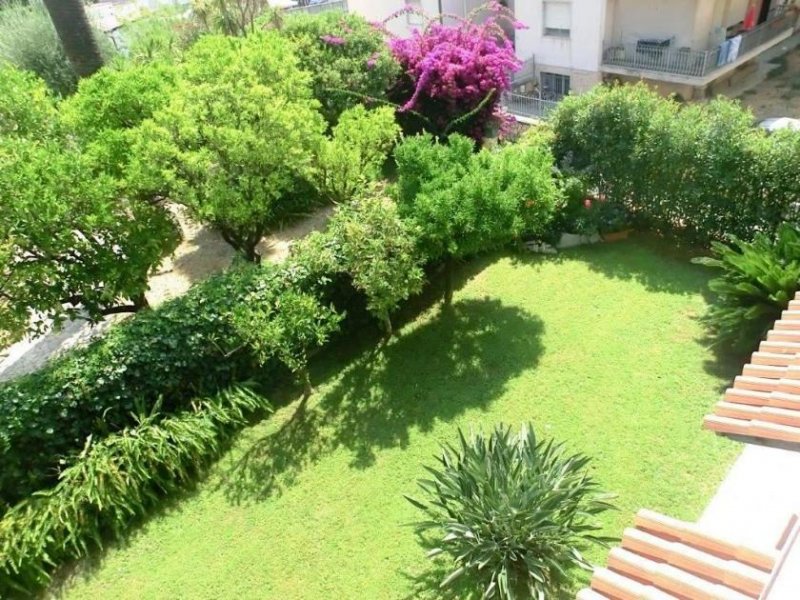 Sanremo Independent villa in good condition a stone's throw from the beach Haus kaufen