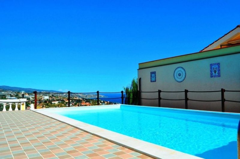 Sanremo Villa Sanremo mit Panorama-Meerblick Haus kaufen