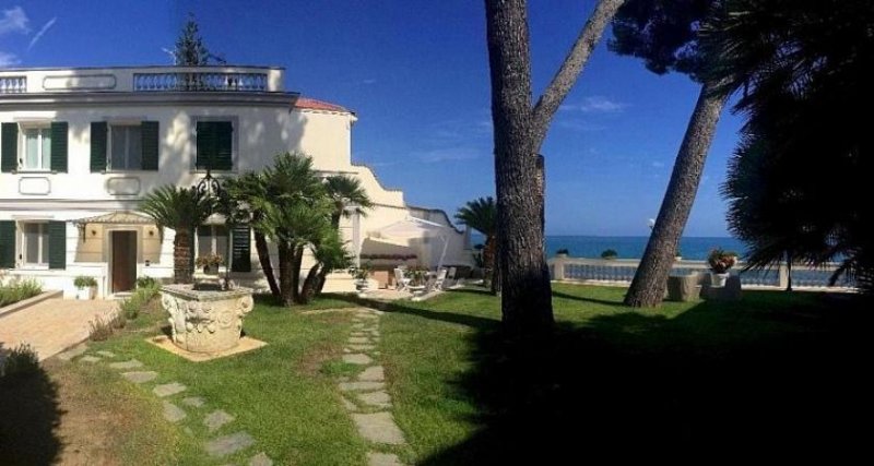 Sanremo VILLA SUL MARE CON LA SPIAGGIA PRIVATA Haus kaufen