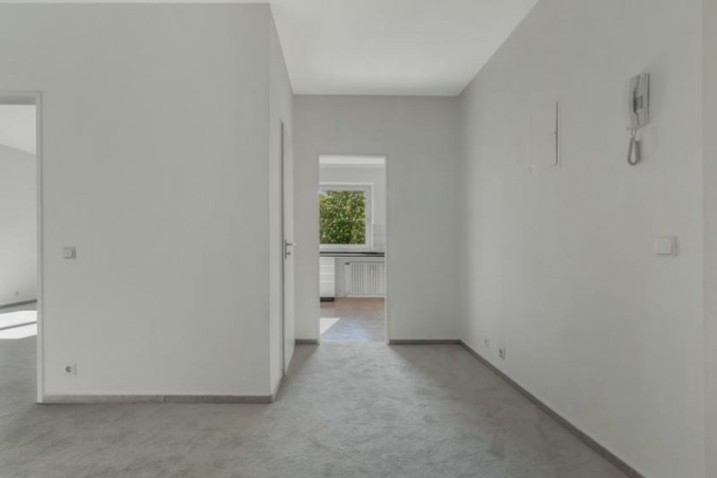 Hamburg HELLE, RUHIGE UND GEPFLEGTE WOHNUNG MIT GROSSEM BALKON NAHE BERNER GUTSPARK MIT PERFEKTER ANBINDUNG! Wohnung kaufen