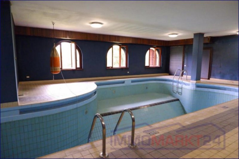 Leffe ***Große Villa mit Schwimmhalle, Sauna, Taverne und großen Räumen in der Lombardei*** Haus kaufen