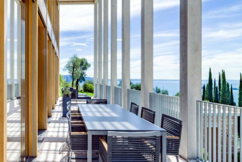 Gardone Riviera moderne Luxusvilla am Gardasee zum Verkauf mit *****Service Haus kaufen