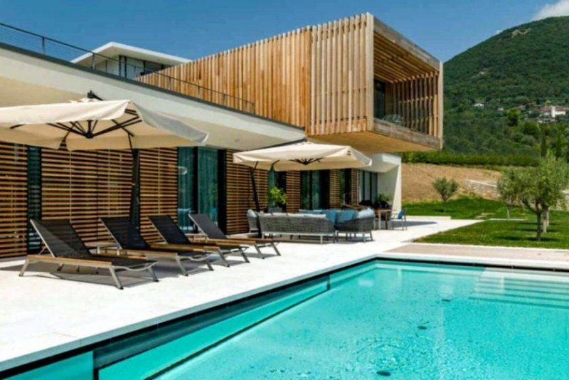 Gardone Villa at Lake Garda with modern Design for Sale Haus kaufen