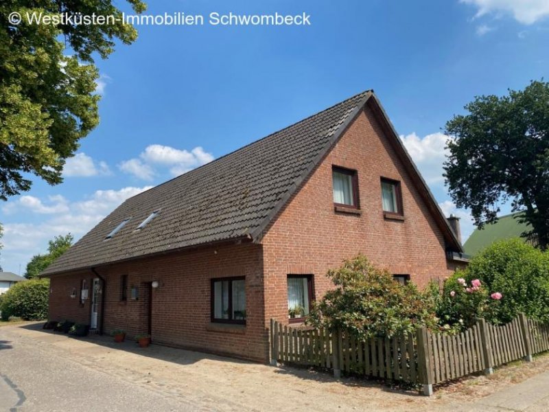 Dellstedt Ideales Anlageobjekt! Renoviertes Doppelhaus in dörflicher Lage (nur 20 km bis Heide)! Gewerbe kaufen