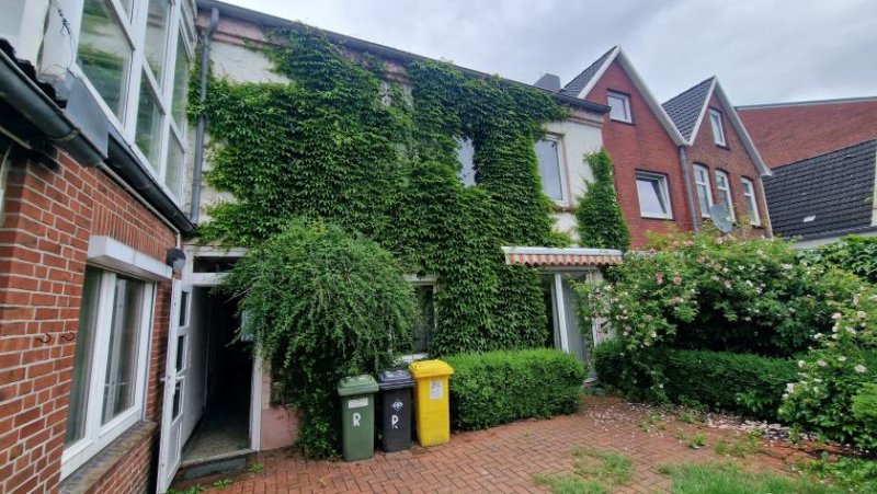 Husum Großes Stadthaus mit Garten zentral in Husum Haus kaufen