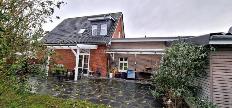 Husum ** Gründerzeit trifft Moderne auf parkähnlichem Terrain mit optionalem Baugrundstück ** Haus kaufen