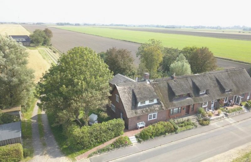 Nordstrand Unter Reet mit 2 Wohnungen in bester Deichlage mit Blick in die Marsch Haus kaufen