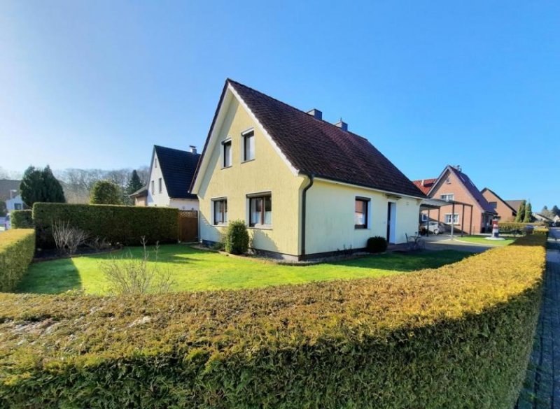 Jever Modernisiertes Einfamilienhaus mit Wintergarten * Top Preis-Leistung * über 100.000.-Euro investiert * ruhige & zentrale *