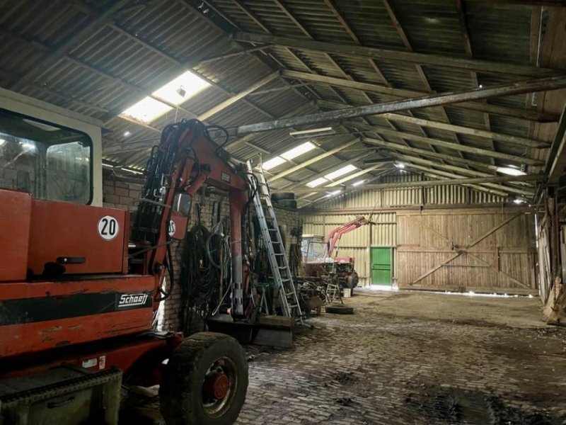 Blomberg (Landkreis Wittmund) Einfamilienhaus / Resthof mit Stall, Halle und Partyhütte auf 46.442 m² Grundstück Haus kaufen