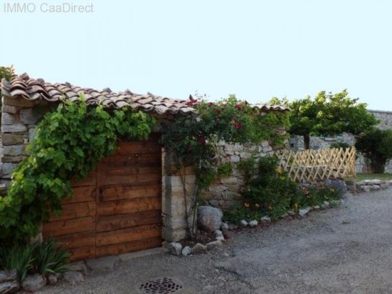 Roussieux Typisch provenzalisches und sehr stilvolles Bauernhaus in den südlichen Hängen der Provence Haus kaufen