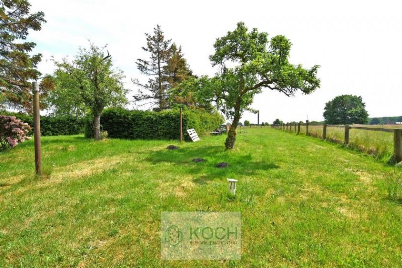 Loxstedt Ein-/ Zweifamilienhaus mit viel Potential auf großem
Grundstück in Loxstedt-Düring Haus kaufen