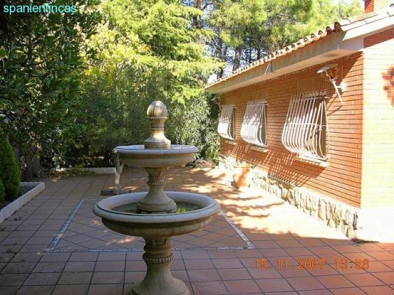 San Martín de Valdeiglesias PROVISIONSFREI PREISSENKUNG Spanien Madrid freistehende Villa Finca: 200qm, Schlafzimmer: 6, Bäder, Schwimmbecken, Grund: Haus