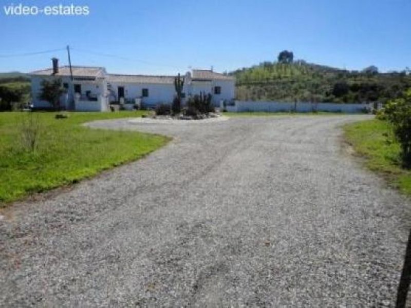 Casarabonela Finca mit Pferdestall und eigenem See Haus kaufen