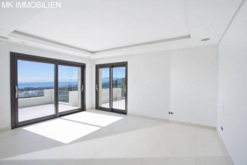 LOS MONTEROS ALTO Villa mit atemberaubendem Ausblick in Los Monteros Alto Haus kaufen