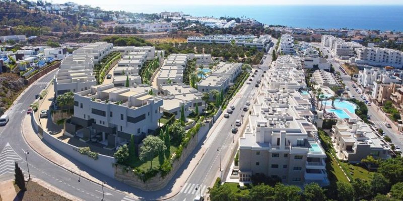 Mijas La Cala de Mijas, die ungeschliffene Perle an der Costa del Sol / Luxus-Neubauprojekt am Stadtrand in Strandnähe Haus kaufen